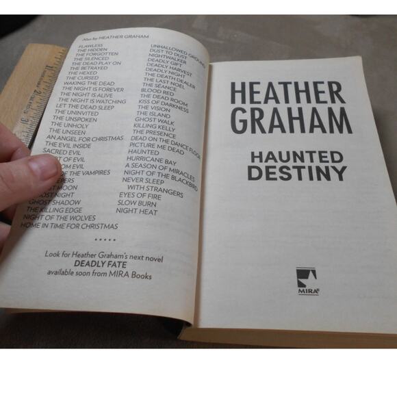 Haunted Destiny by Heather Graham Paperback 2016 Krewe of Hunters #18 - Picture 5 of 9